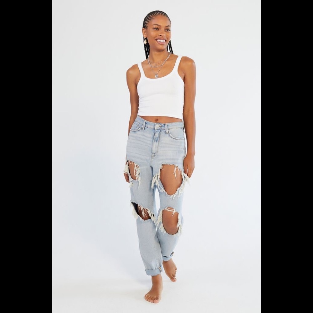 NWT Urban Outfitters BDG High Waisted Mom Jean Destroyed Light Wash Size 27